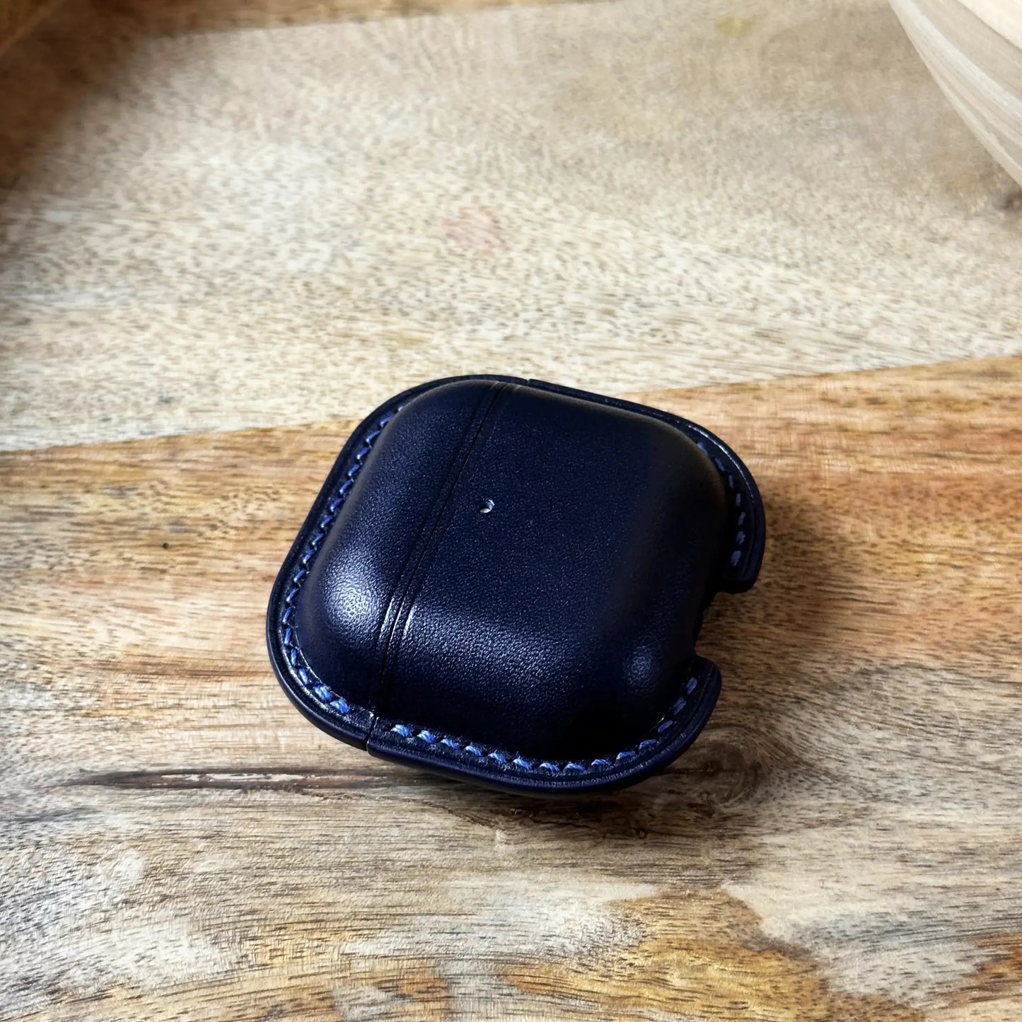 Case for the AirPods 4, Premium Edition, Italian Leather
